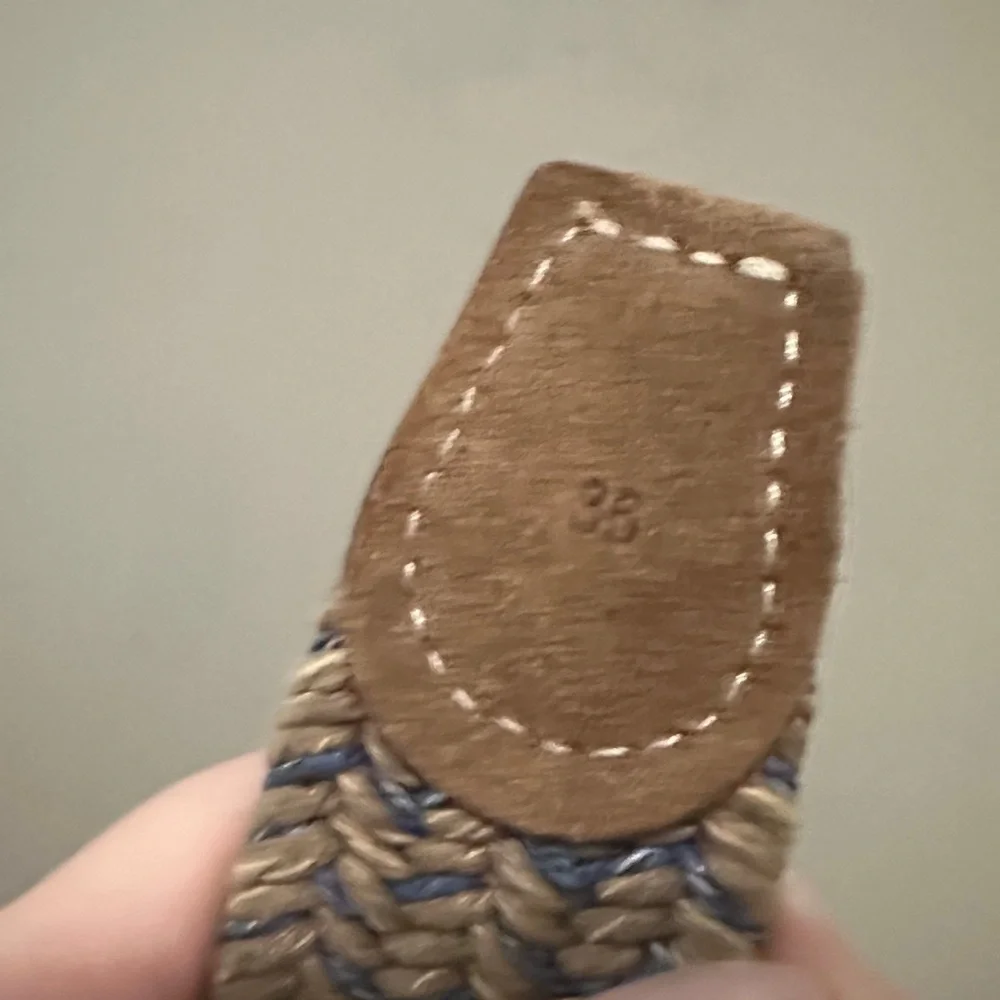 Sheridan Co. woven Italian belt 36 taupe/blue